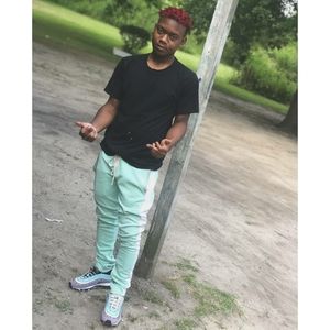 Meet your Posher, Malik